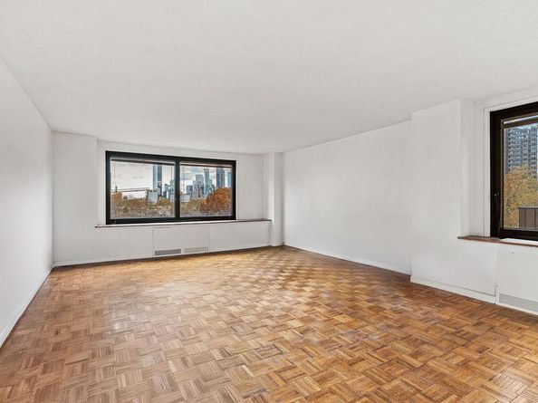 531 Main Street 504, New York NY 10044