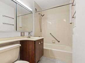 531 Main Street 504, New York NY 10044