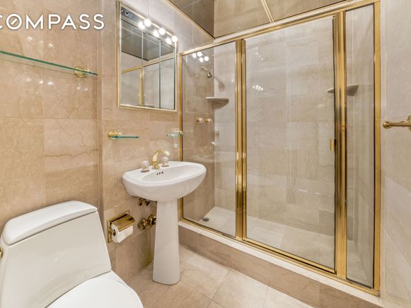 50 Sutton Place S 21L, New York NY 10022