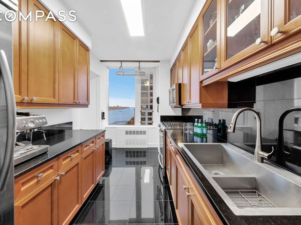 220 Riverside Boulevard 30A, New York NY 10069