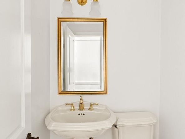 200 East 57th Street 18M, New York NY 10022