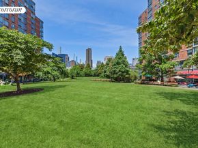 425 Main Street 14C, New York NY 10044