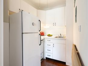 430 West 34th Street 5G, New York NY 10001