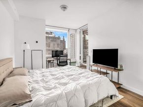 261 West 28th Street 9C, New York NY 10001
