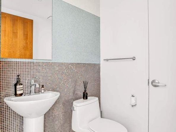 261 West 28th Street 9C, New York NY 10001