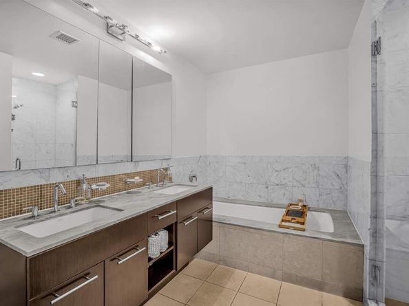 261 West 28th Street 9C, New York NY 10001