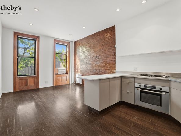 228 East 13th Street 19, New York NY 10003