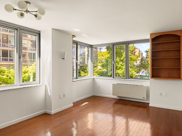425 Main Street 3N, New York NY 10044