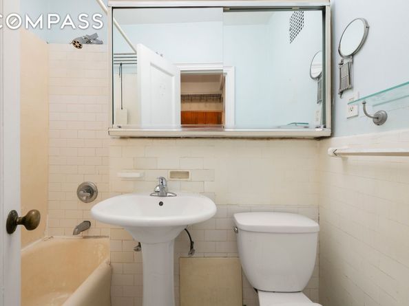 20 West 72nd Street 1403, New York NY 10023