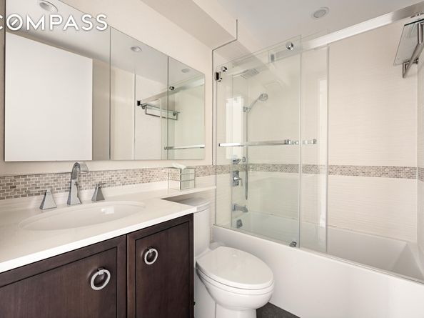 171 East 84th Street 7B, New York NY 10028