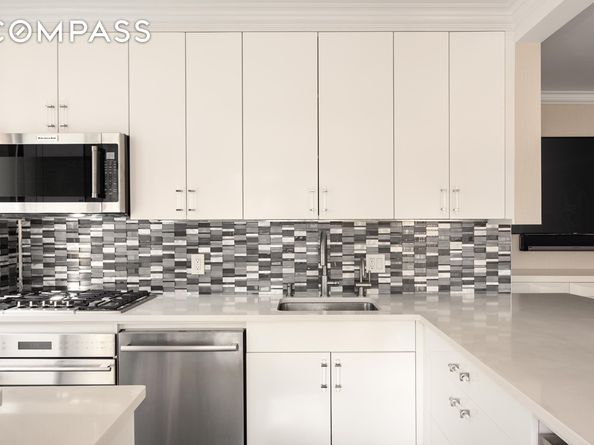 171 East 84th Street 7B, New York NY 10028