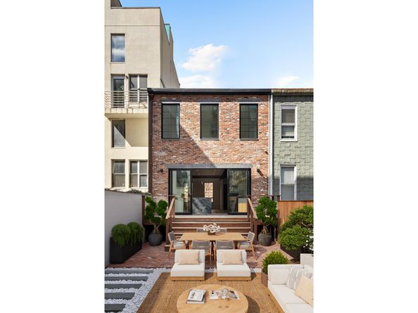 98 Conselyea Street, Brooklyn NY 11211