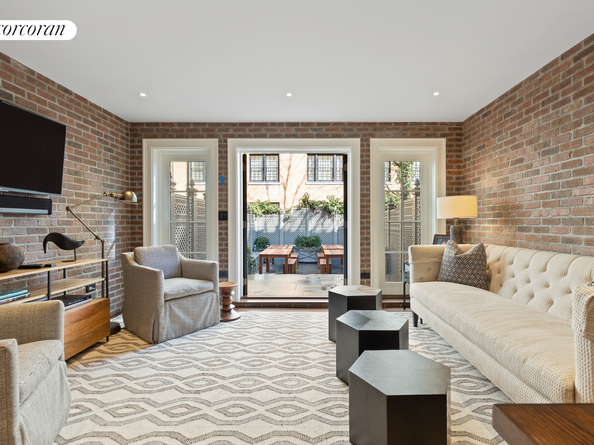 169 East 71st Street, New York NY 10021