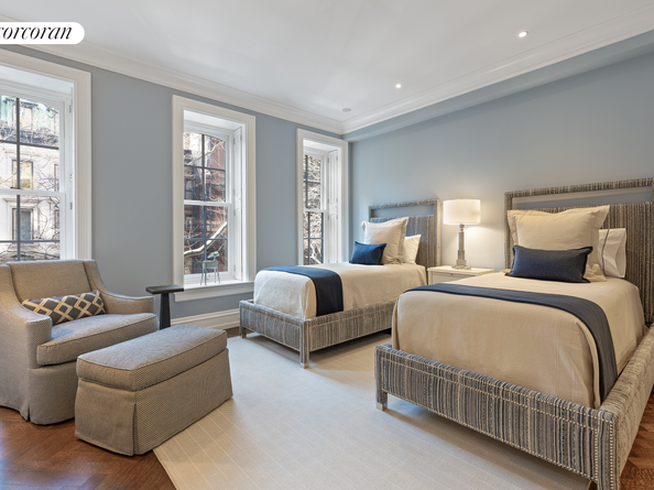 169 East 71st Street, New York NY 10021