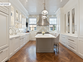 169 East 71st Street, New York NY 10021