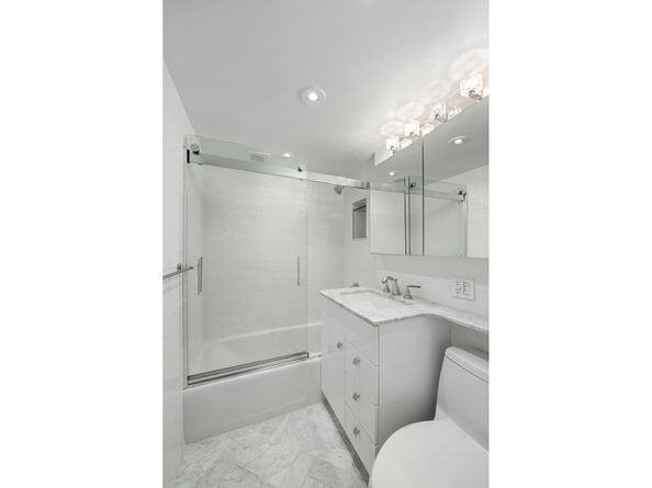 16 West 16th Street 14LS, New York NY 10011