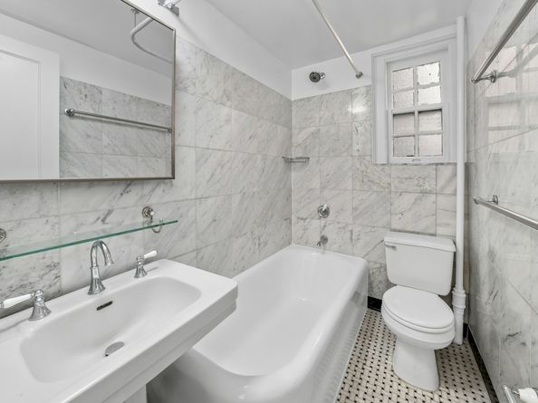 324 East 41st Street 904C, New York NY 10017