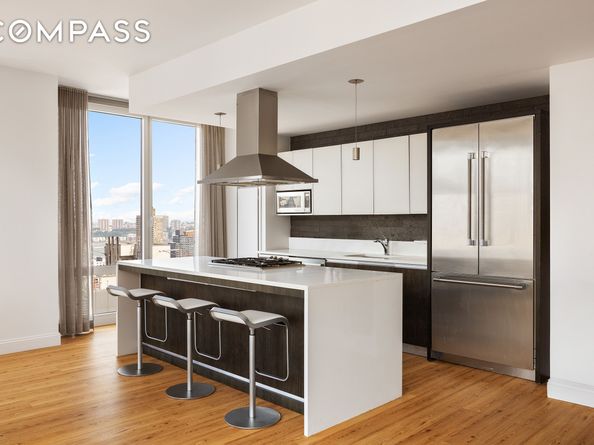 247 West 46th Street 3103, New York NY 10036