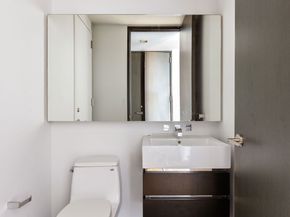 247 West 46th Street 3103, New York NY 10036