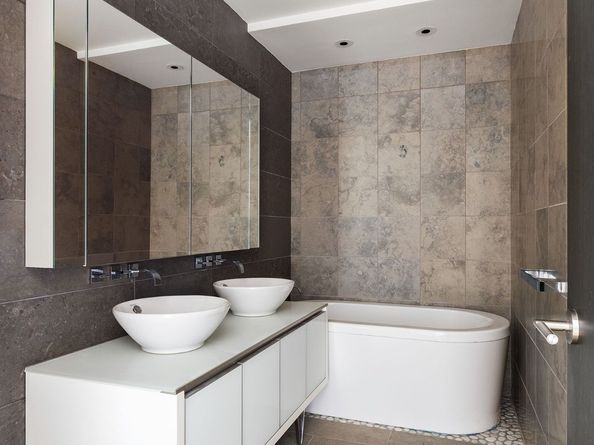 247 West 46th Street 3103, New York NY 10036