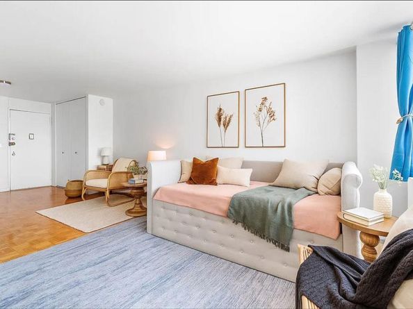 2 Bay Club Drive 20Z4, Queens NY 11360
