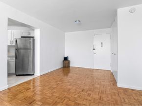 2 Bay Club Drive 20Z4, Queens NY 11360