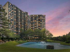 2 Bay Club Drive 20Z4, Queens NY 11360