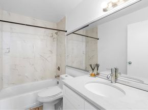 2 Bay Club Drive 20Z4, Queens NY 11360