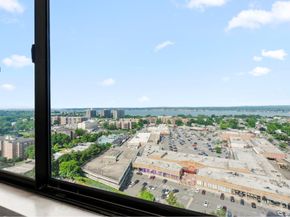 2 Bay Club Drive 20Z4, Queens NY 11360