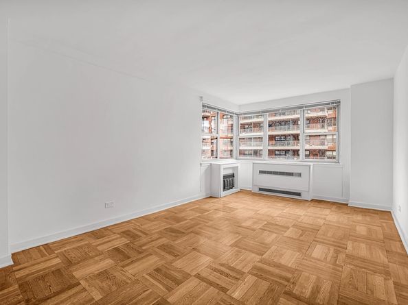 233 East 70th Street 10T, New York NY 10021