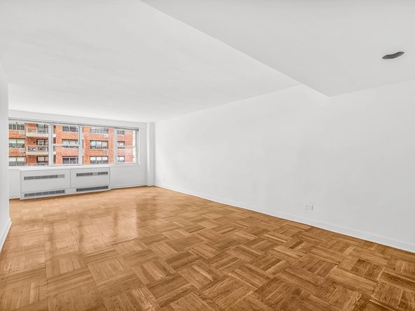 233 East 70th Street 10T, New York NY 10021