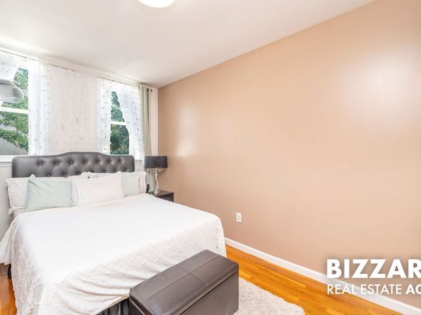 37-75 64th Street 31, Queens NY 11377