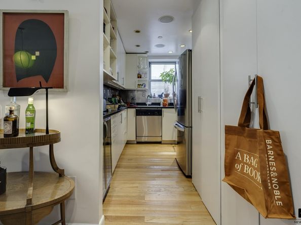 525 East 11th Street 3C, New York NY 10009
