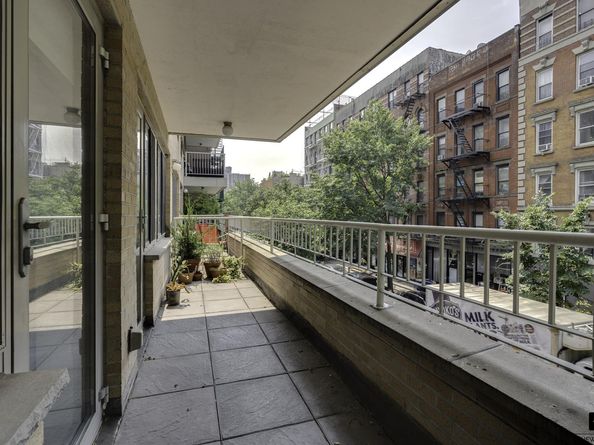 525 East 11th Street 3C, New York NY 10009