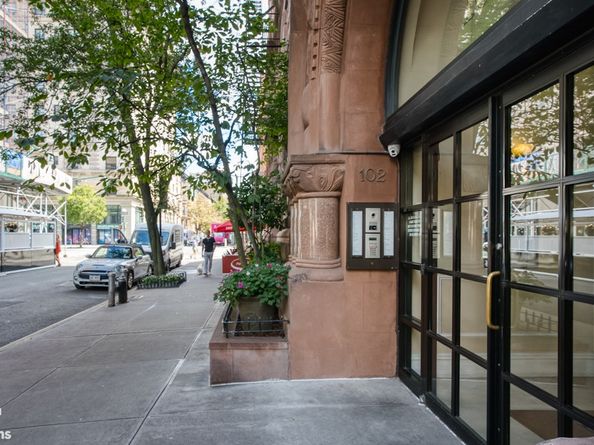 102 West 75th Street 24, New York NY 10023