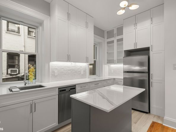 102 West 75th Street 24, New York NY 10023