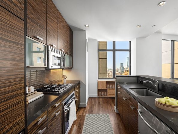 101 West 24th Street 33A, New York NY 10011