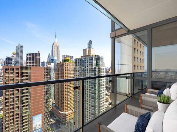 101 West 24th Street 33A, New York NY 10011