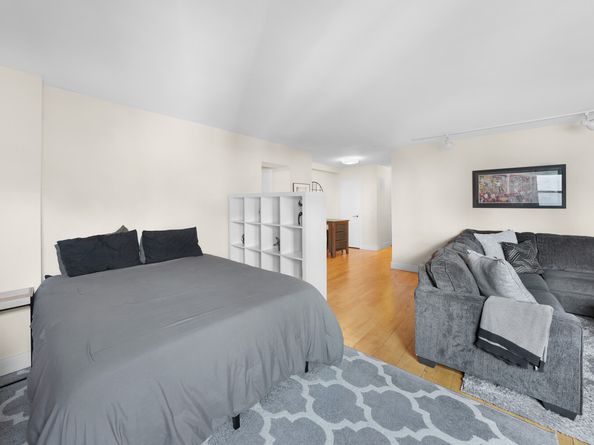 101 West 12th Street 9Z, New York NY 10011
