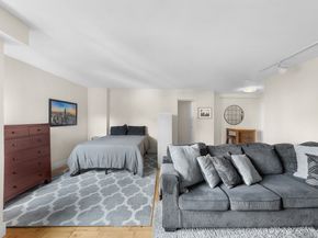 101 West 12th Street 9Z, New York NY 10011
