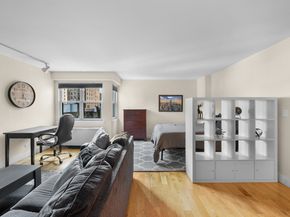 101 West 12th Street 9Z, New York NY 10011