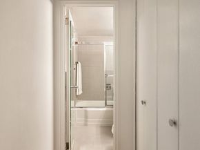 130 East 18th Street 8N, New York NY 10003
