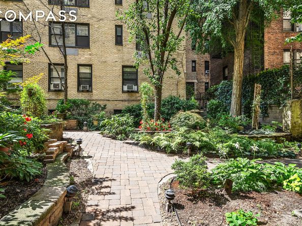 424 East 52nd Street 9B, New York NY 10022