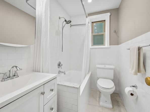 48-19 43rd Street 4D, Queens NY 11377