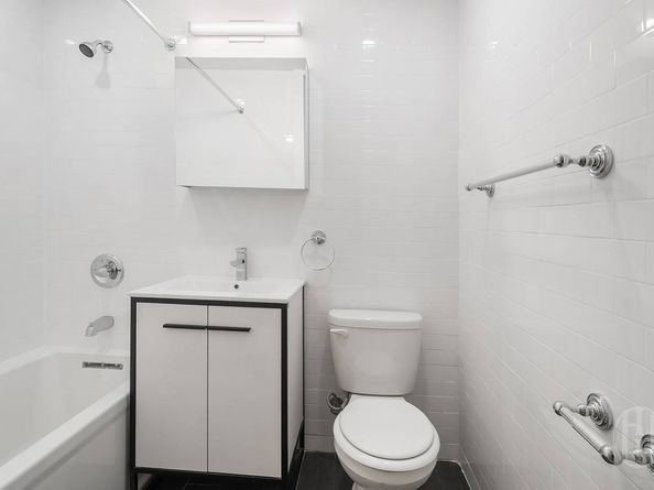 85 8th Avenue 5L, New York NY 10011-5105