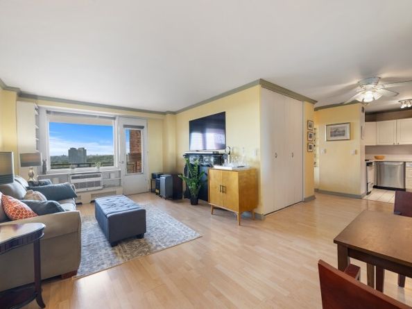 5900 Arlington Avenue 15E, Bronx NY 10471