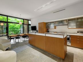 22 East 94th Street, New York NY 10128