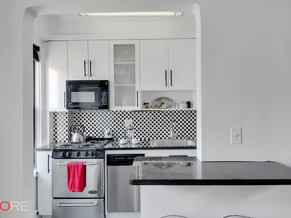 319 East 50th Street 12G, New York NY 10022
