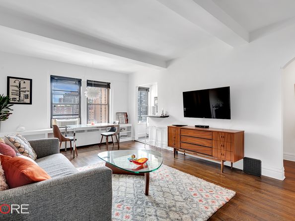 319 East 50th Street 12G, New York NY 10022