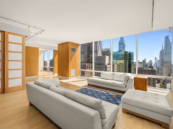 641 5th Avenue 45G, New York NY 10022